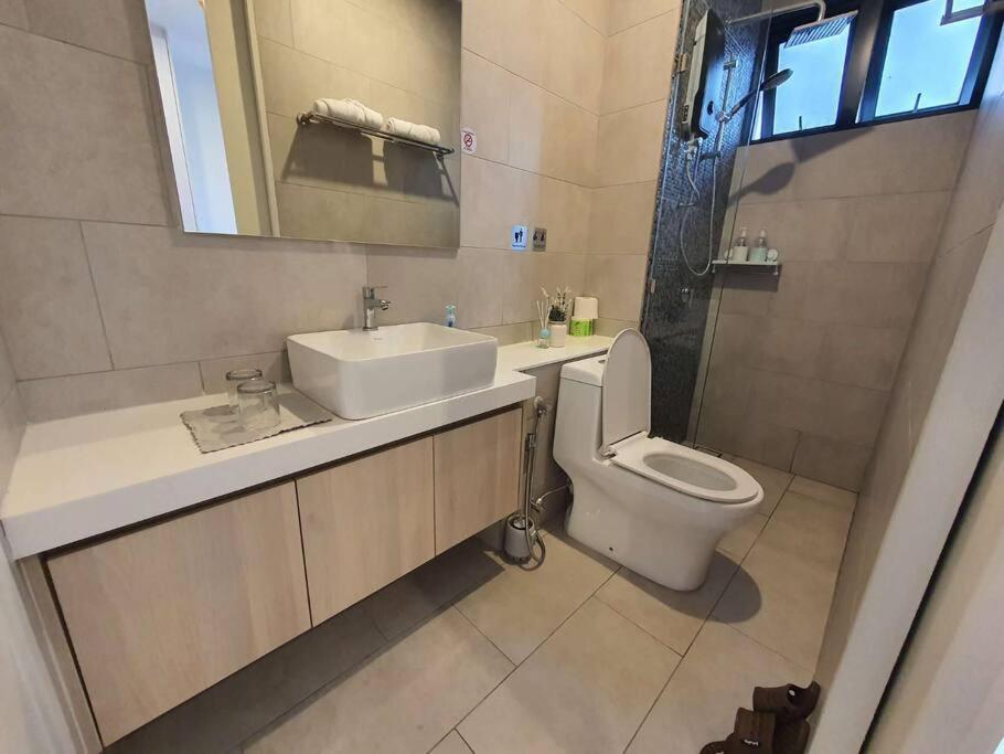 Kota Kinabalu City The Shore - Lucky 7 Homestay Екстериор снимка